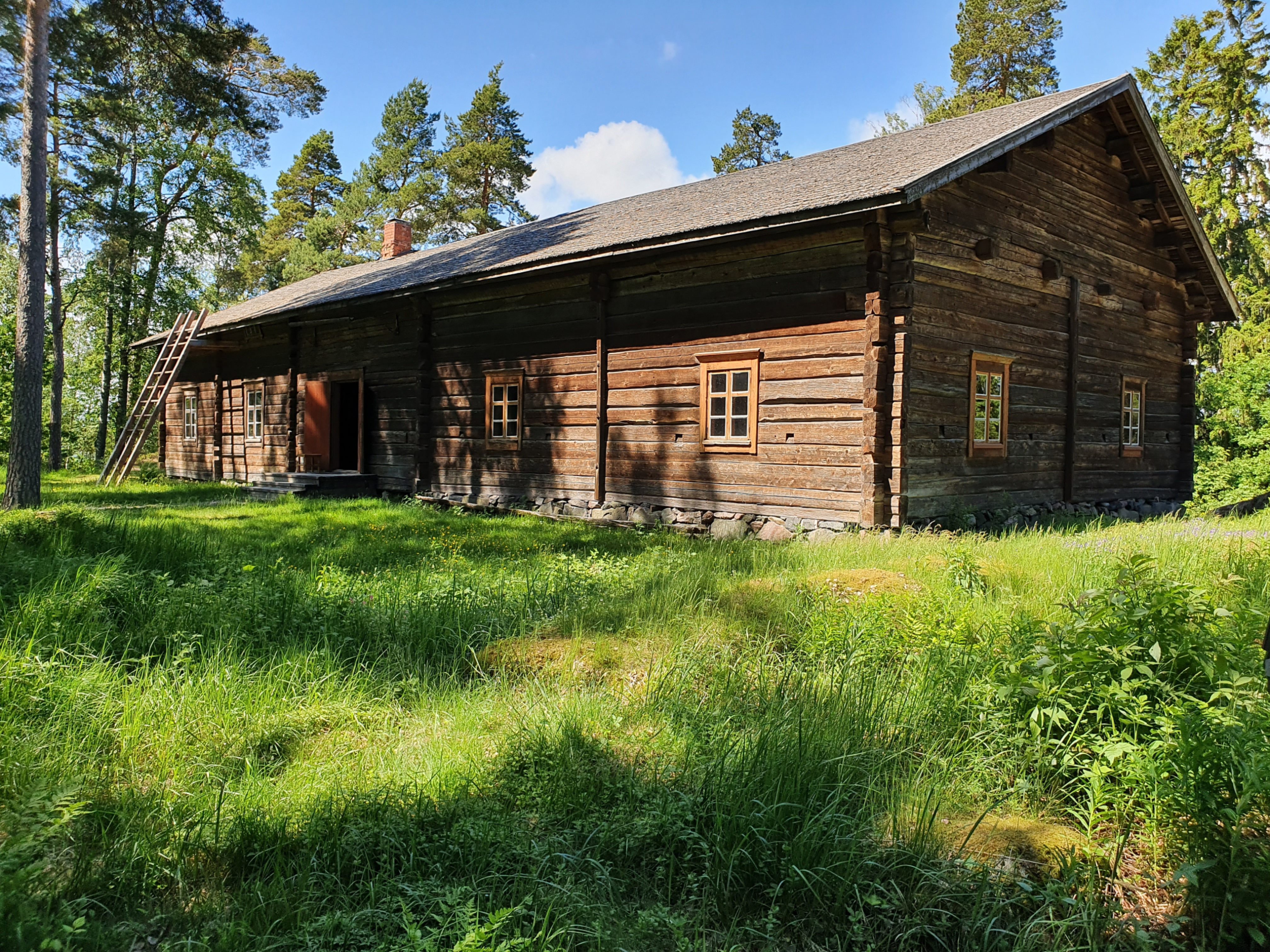 Halla ulkoa Halla ulkoa
