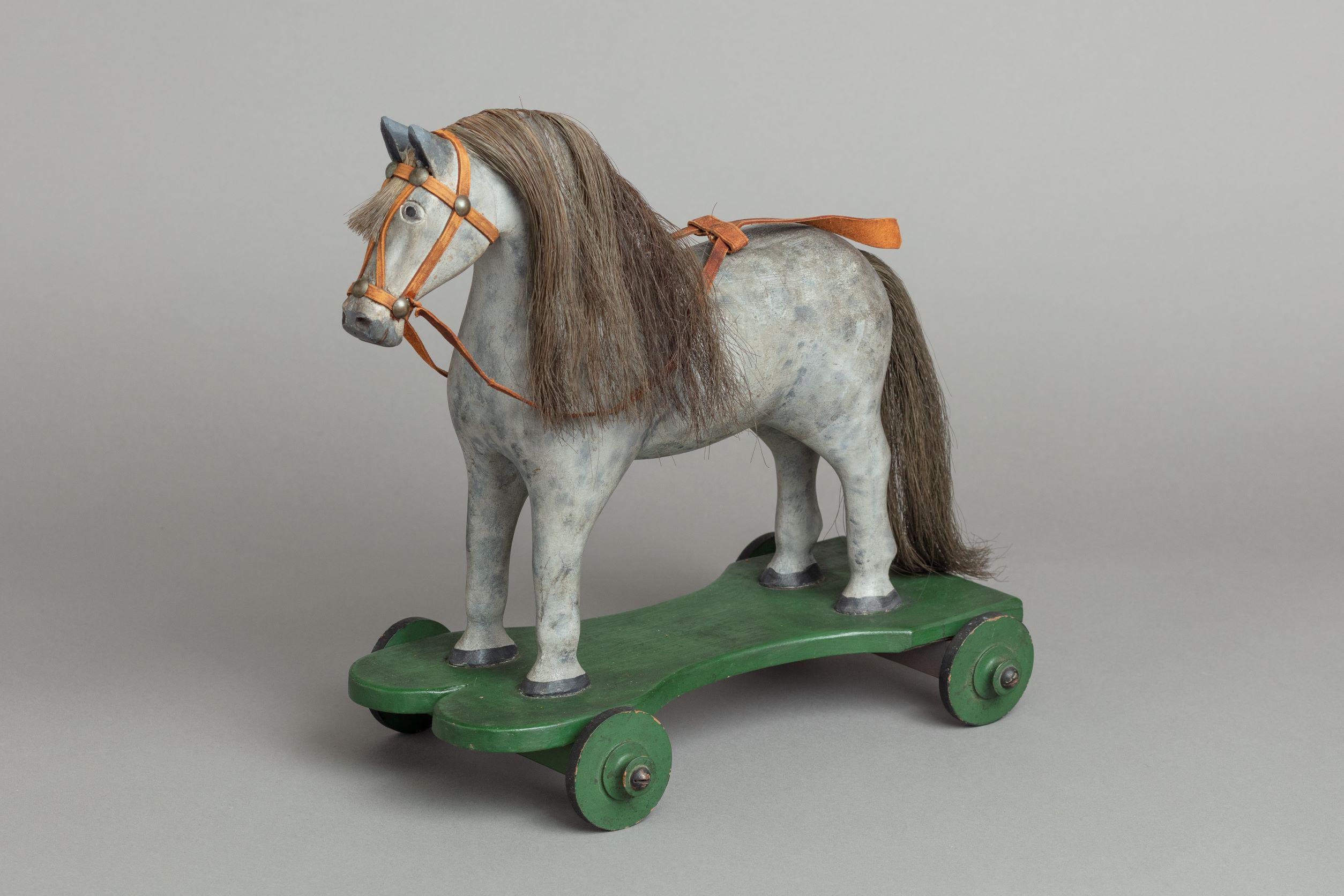 Toy horse