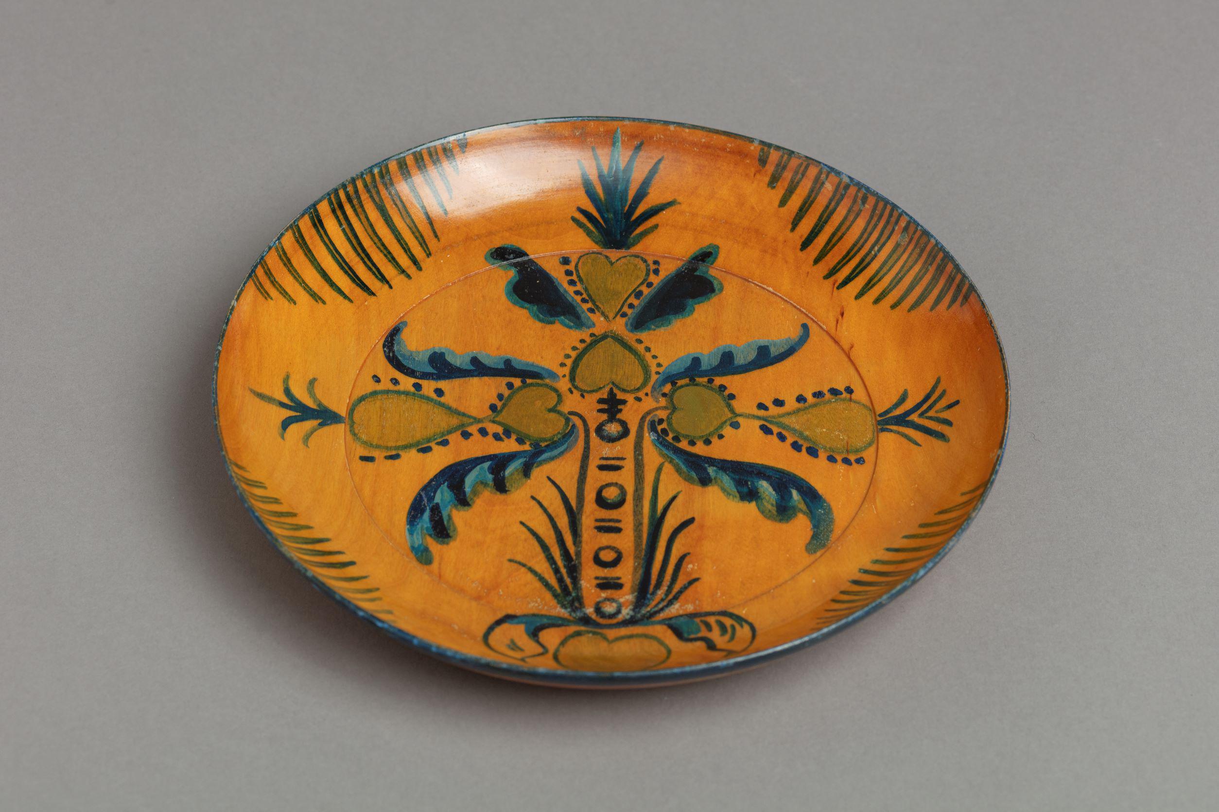 Decorative plate